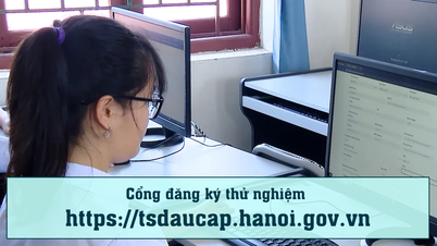 [Wideo] Hanoi rozpoczyna pilotażowy program rejestracji online na egzaminy wstępne do 10. klasy.