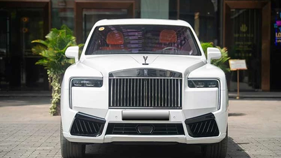 Rolls-Royce Cullinan Black Badge 2025 року випуску продається з величезною втратою після лише 800 км пробігу.