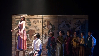 Vietnamese stage 'reimagines' a play by British playwright.