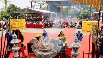 Festival Istana Trinh memperingati ulang tahun ke-456 kemangkatan Raja Minh Khang Thai, Trinh Kiem.