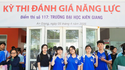 Über 1.100 Kandidaten nahmen an dem Eignungstest an der Kien Giang Universität teil.