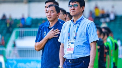 Coach Vu Tien Thanh led his team to a comeback victory against Hoang Anh Gia Lai Club.