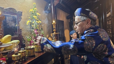 Tisztelgés Ung Binh Thuc Gia Thi, a hue népéneklés „alapítója” előtt.