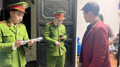 Quang Ninh Rendőrség: Gyakorlati útmutatást és elkötelezett támogatást nyújt az embereknek.