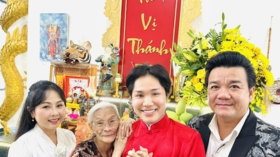 Artist Bo Bo Hoang – Keeping the flame of traditional Vietnamese opera alive in the space of folk festivals.