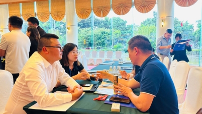 Vietnam - China: Expanding the scope of economic and trade cooperation in the Red River basin.