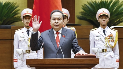 National Assembly Chairman Tran Thanh Man takes the oath of office and delivers his inaugural speech.