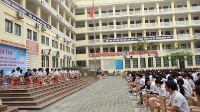 Nearly 1,300 students at Lao Cai High School received education on reproductive health and family planning.