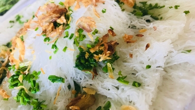 Bihun beras dengan bubur isi babi, hidangan yang tidak dapat dilupakan dari wilayah pesisir pantai Phu Yen.