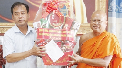 Visiting and extending New Year greetings for Chol Chnam Thmay in An Bien, Dong Thai, and Vinh Phong
