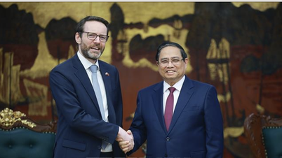 Prime Minister Pham Minh Chinh receives the Ambassador of the United Kingdom and Northern Ireland.