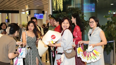 Mise en œuvre de 5 groupes de solutions pour améliorer la qualité des services touristiques à Da Nang d'ici 2026.