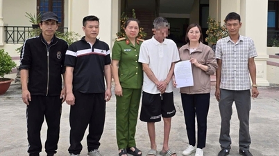 A Mao Dien község rendőrsége segített egy Bac Ninh tartományból elkóborolt ​​mentálisan beteg férfinak visszatérni családjához.