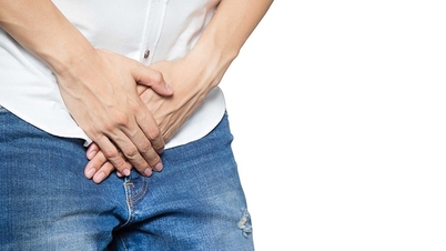 Urininkontinens hos äldre och dess obestridliga konsekvenser.