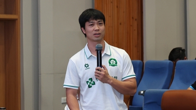 លោក Cong Phuong បានបង្ហាញខ្លួននៅក្នុងពិធីប្រកាសសម្រាប់ UEH League 2026។