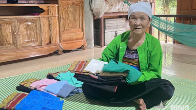 The beauty of Muong culture through traditional costumes.