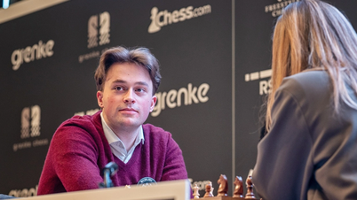 21 yaşındaki oyuncu, Carlsen'i yenerek Serbest Stil Satranç turnuvasını kazandı.