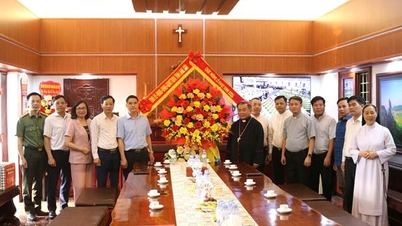 Een delegatie uit de provincie Lang Son bracht een bezoek aan katholieke en protestantse organisaties, hoogwaardigheidsbekleders en functionarissen om hen te feliciteren ter gelegenheid van Pasen 2026.