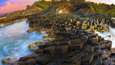 Geopark Phu Yen mengemukakan permohonan kepada UNESCO untuk pengiktirafan sebagai geopark global.