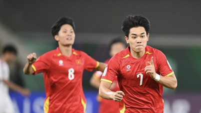 Trenér Kim nečekaně změnil názor a povolal další hráče z vietnamského týmu do 23 let pro ASIAD 20: Je v týmu Dinh Bac?