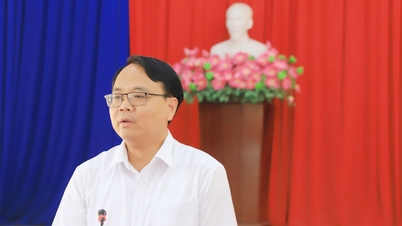 Biträdande sekreterare för Lam Dongs provinsiella partikommitté, Dang Hong Sy, arbetar med kommunerna Nam Dong och Dak Mil.