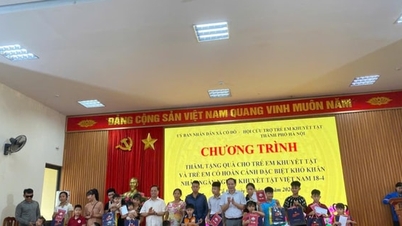 សួរសុខទុក្ខ និងផ្តល់អំណោយដល់កុមារពិការមកពីគ្រួសារដែលមានជីវភាពខ្វះខាត។