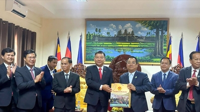 O vice-secretário do Comitê Provincial do Partido de Lam Dong, Bui Thang, envia felicitações de Ano Novo Chol Chnam Thmay à província de Mondulkiri.