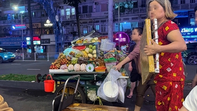 Туристы по-прежнему страдают от назойливых попрошайников и уличных торговцев.