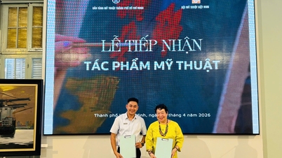 Ho Si Minh-város műalkotásokat kap a Vietnami Képzőművészeti Szövetségtől.