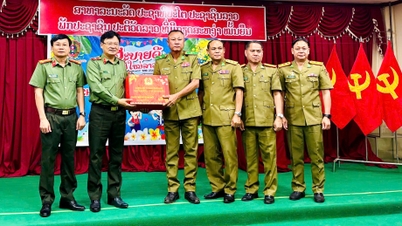 Het bezoeken van, het overbrengen van nieuwjaarswensen aan en het samenwerken met de politie van de provincies in Laos.