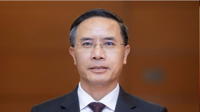 Portrét guvernéra Vietnamské státní banky Phama Duc Ana