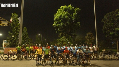 I ciclisti di Quang Tri "aggiornano la marcia" in vista della Giornata del ciclismo per la pace.