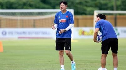 Koreansk assistenttrener forlater trenerstaben til U23- og seniorlandslagene.