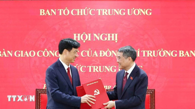 Tân Trưởng Ban Tổ chức Trung ương nhận bàn giao công tác