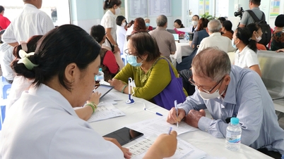 Nguyễn Phuốc, a Ho Si Minh-város pártbizottságának titkárhelyettese: Az ingyenes egészségügyi ellenőrzéseknek „határok nélkülinek” kell lenniük.