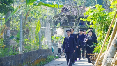 การร้องเพลงพื้นบ้านในหมู่บ้าน: เอกลักษณ์ทางวัฒนธรรมที่ไม่เหมือนใครในพิธีแต่งงานของชาวไต