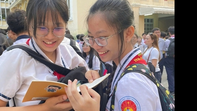Ciudad Ho Chi Minh: ¿Cómo han fluctuado las puntuaciones de los exámenes de ingreso al décimo grado de las escuelas secundarias en los últimos dos años?