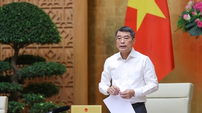 Ministerpräsident Le Minh Hung leitete die erste Sitzung des Ständigen Regierungsausschusses.