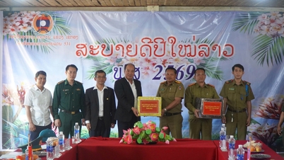 ថ្នាក់ដឹកនាំក្រុងចុះសួរសុខទុក្ខ និងជូនពរឆ្នាំថ្មីប៊ុនពីម៉ៃដល់កងកម្លាំងការពារព្រំដែនឡាវ។