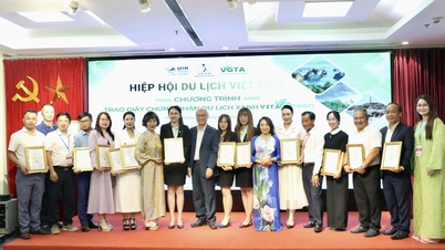 Promovarea aplicării inteligenței artificiale și a transformării digitale în dezvoltarea industriei turismului din Vietnam.