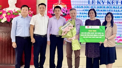 Hanoi - Het Hai Phong Oogziekenhuis heeft 100 staaroperatiepakketten gedoneerd aan inwoners van de wijk Le Chan.