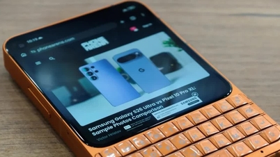 Smartphones with physical keyboards are making a comeback.