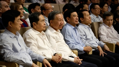 General Secretary and President To Lam attended the cultural program "Homeland in Our Hearts".