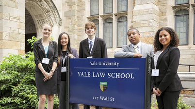 Yale Law School förlorar sin topplacering.