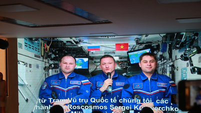 Russian astronauts from the ISS send greetings to Vietnam on a special occasion.