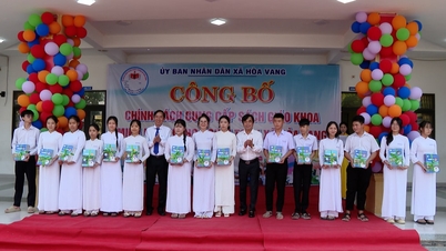 Hoa Vang is de eerste gemeente in het land die gratis schoolboeken verstrekt aan leerlingen van alle niveaus.