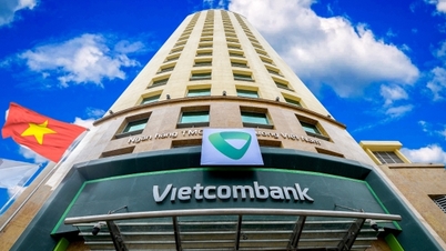 Vietcombank, ekonominin zorluklarını hafifletmek için el birliğiyle faiz oranlarını düşürdü.