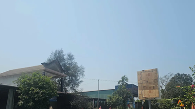 ह्यू सिटी राष्ट्रीय राजमार्ग 49 पर दिन के समय सेमी-ट्रेलर ट्रकों के चलने पर प्रतिबंध लगाने का प्रायोगिक परीक्षण कर रहा है।