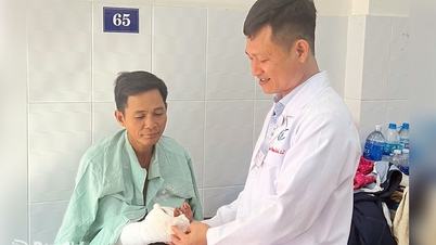 Dong Nai : Une opération chirurgicale de cinq heures a permis de rattacher avec succès le doigt sectionné du patient.