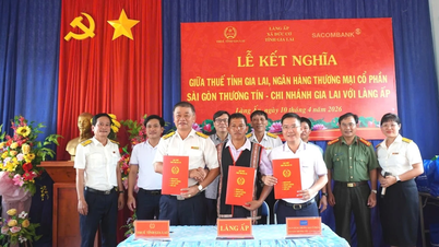 A Gia Lai tartományi adóhivatal testvérfalusi kapcsolatot létesített Hrang és Ấp falvakkal.